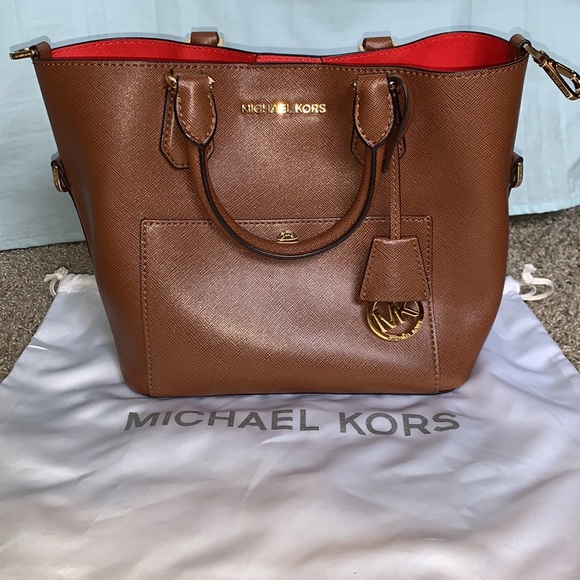 Michael Kors Greenwich Saffiano Leather Grab Bag - Picture 6 of 8